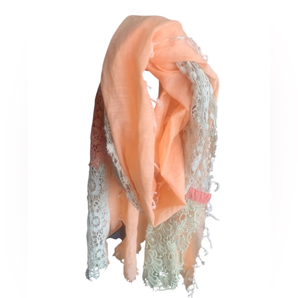 Parfois Peach Shawl Scarf Wrap Beige Crochet Lace Fringe Fairy Boho Artsy 74x68